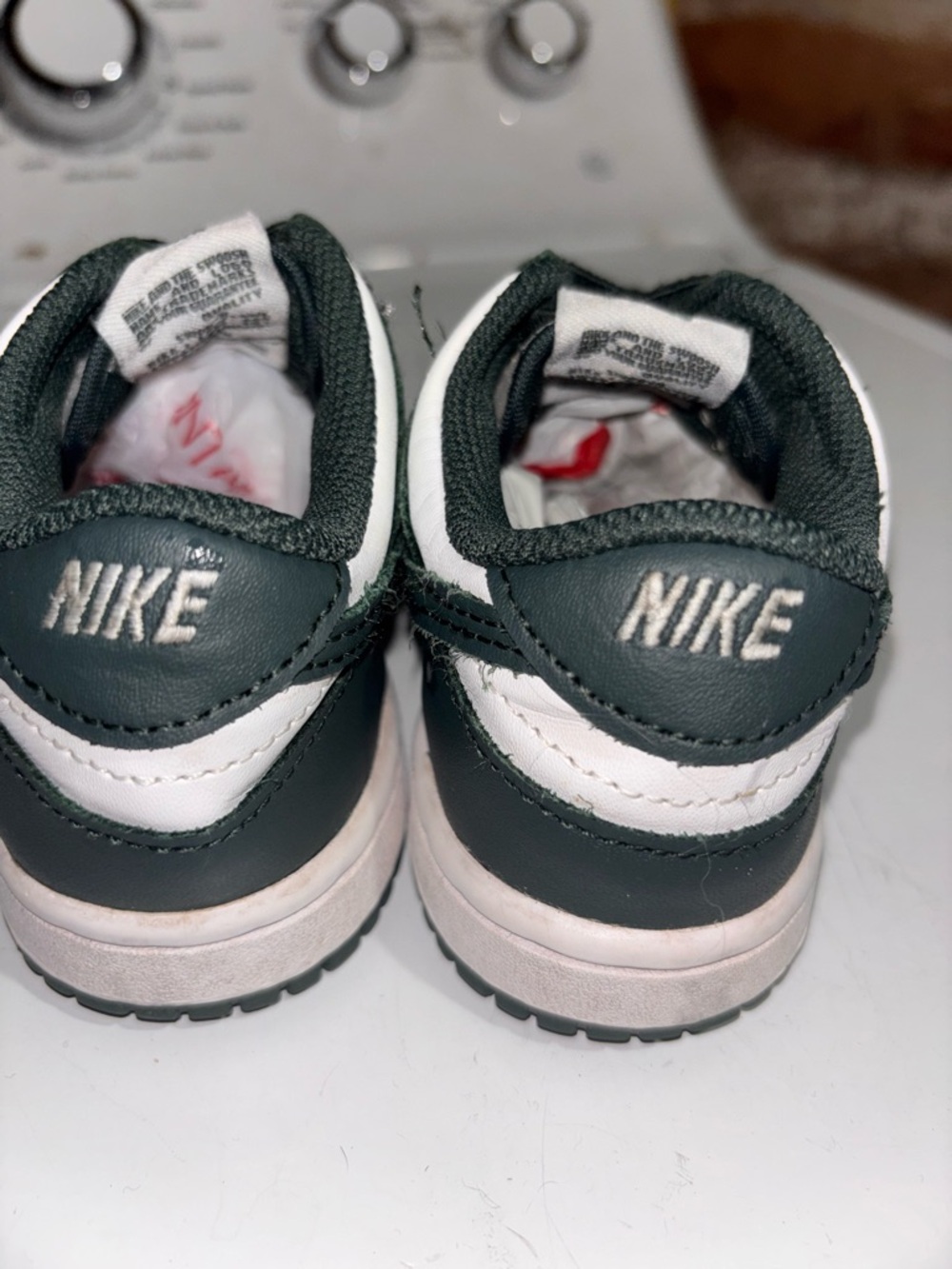 Nike Kids Low-Top Sneakers in Dark Green and White - Picture 4 of 8